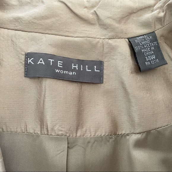 📌 Silk Pantsuit 📌 - Picture 4 of 5